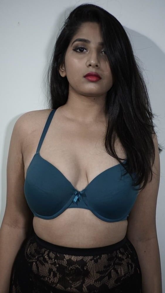 Good looking kannada college girls available here