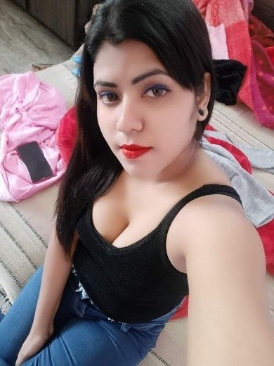 Good looking young girls and womens available for fun and enjoyments