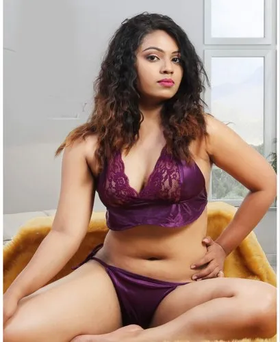 Good looking south indian call girls available hre Booking call now