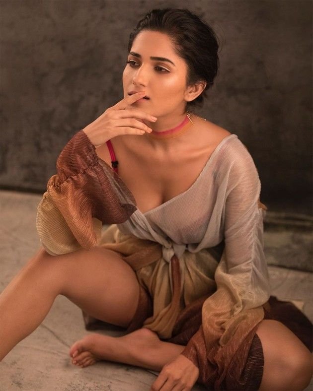 hand cash call girls in malleshwaram