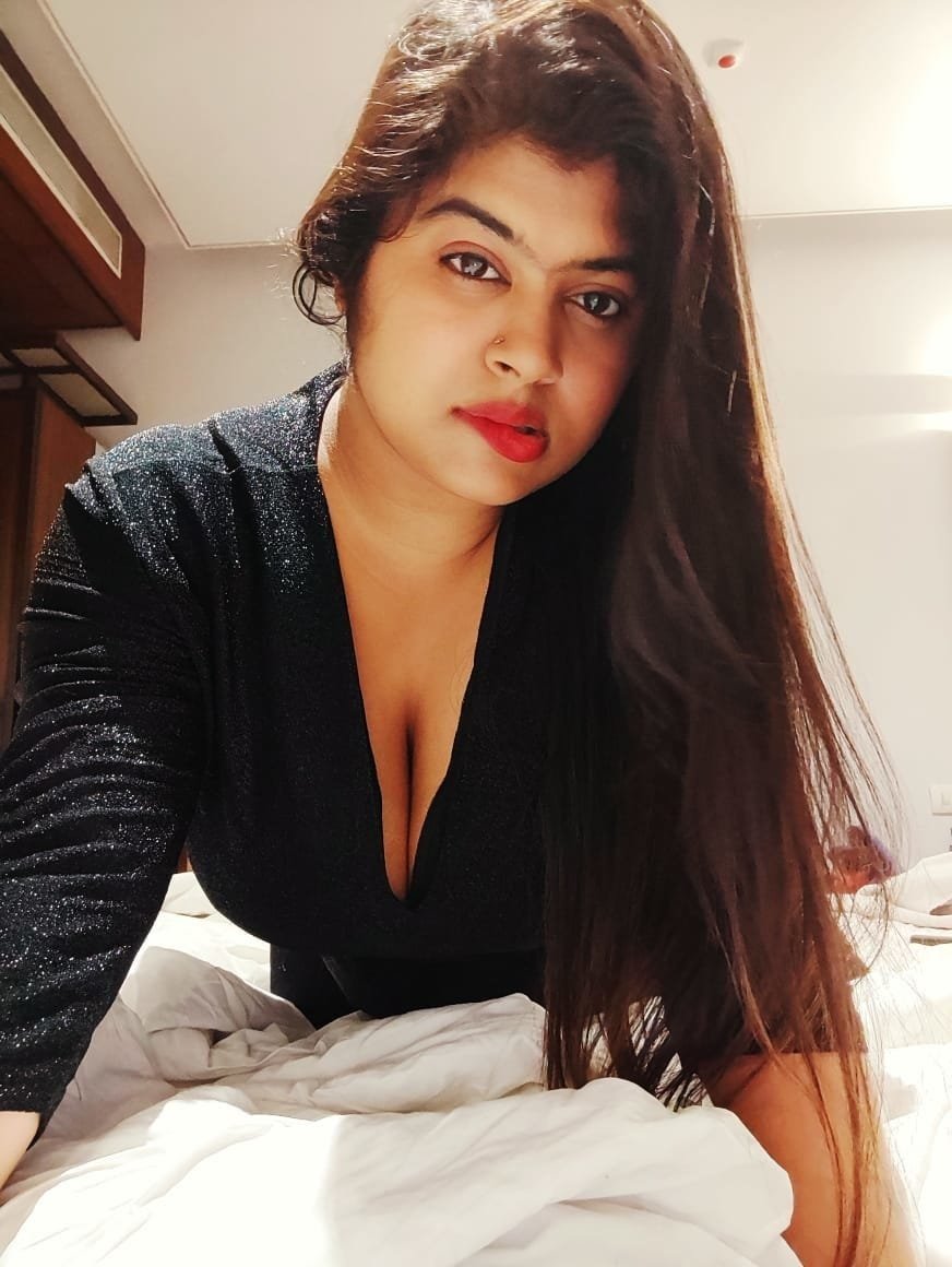 Good looking muslim call girls available in Koramangala
