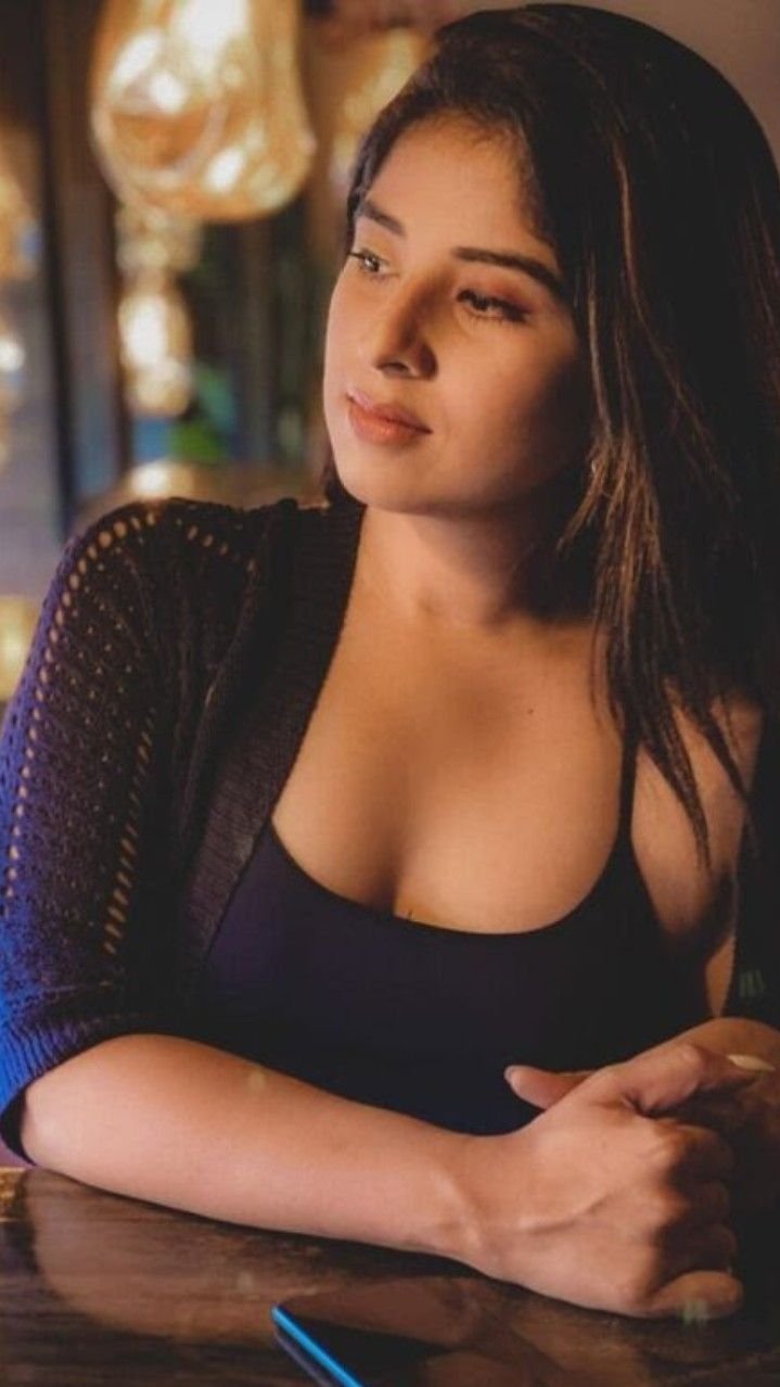 Luxury call girls services available in bangalore Indiranagar