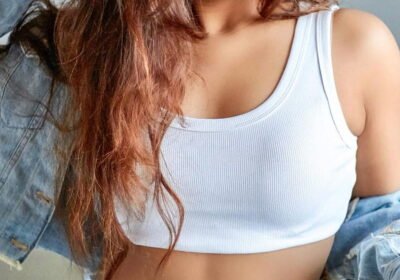 HD-wallpaper-madhumita-navel-show-model-2