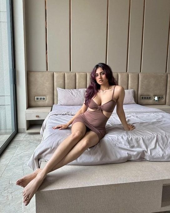 Good looking Hot sexy Yong College Girls Direct here